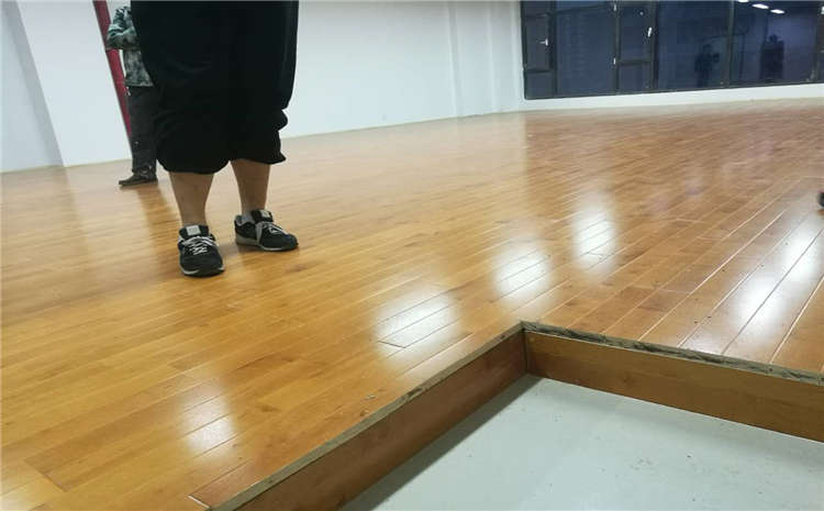 成都籃球場地板多少錢合適