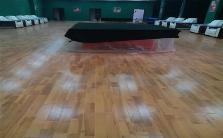 上海企口籃球場地板安裝