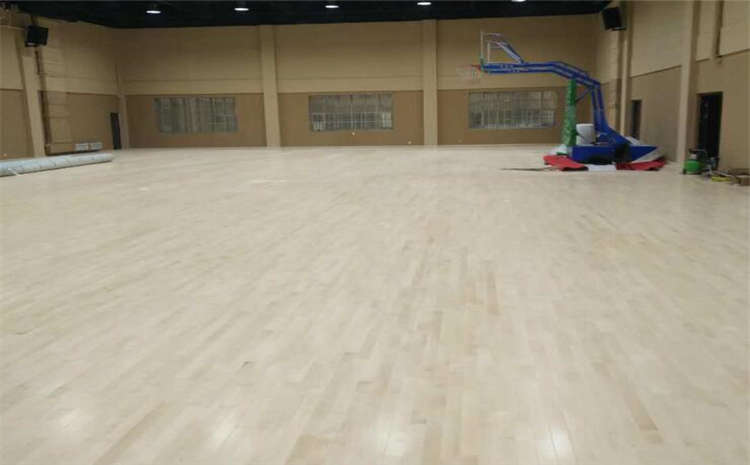五角枫运动篮球地板哪个牌子好？