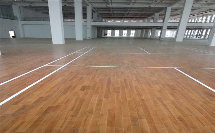 昆明枫桦木篮球场地板是多少钱