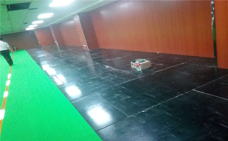 室內(nèi)籃球場木地板多少錢