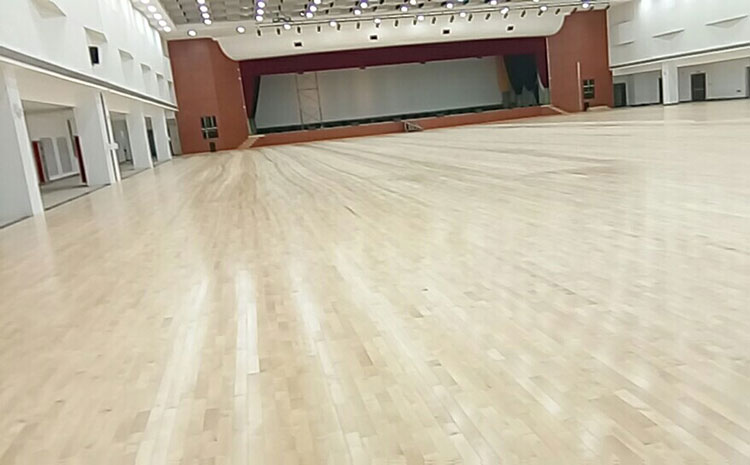 室内体育场馆木地板一般多少钱