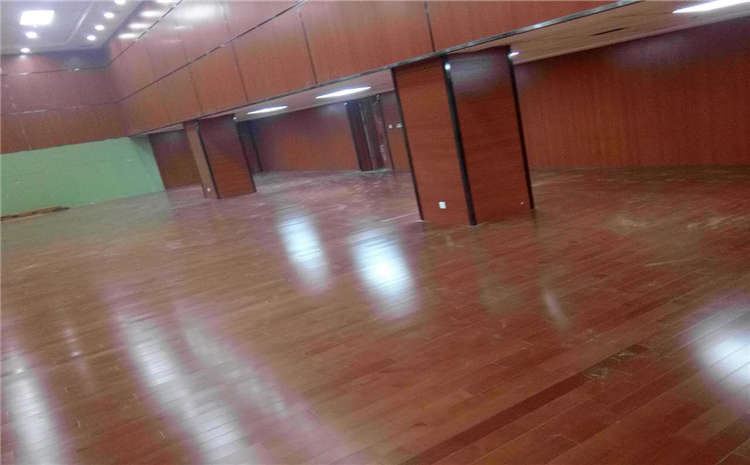 学校体育馆木地板报价