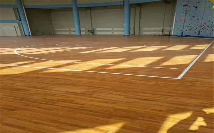 新疆篮球场地板厂家批发