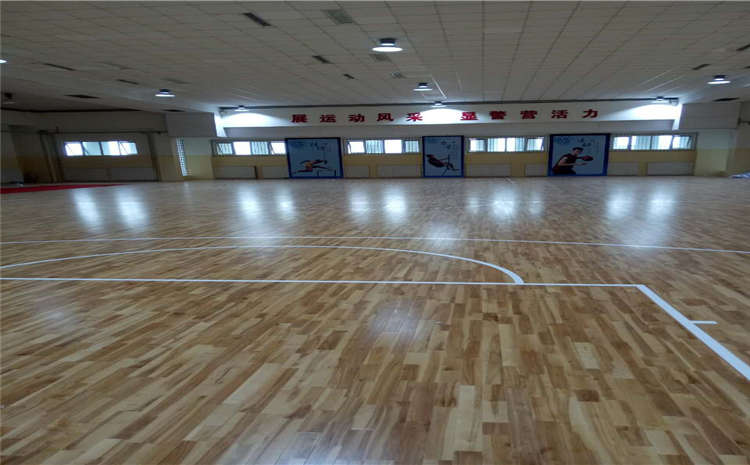 福建枫桦木篮球场地板安装