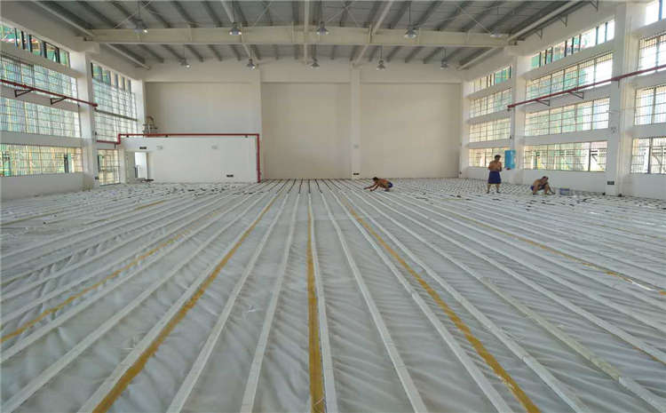 蘭州楓樺木籃球場地板怎么安裝