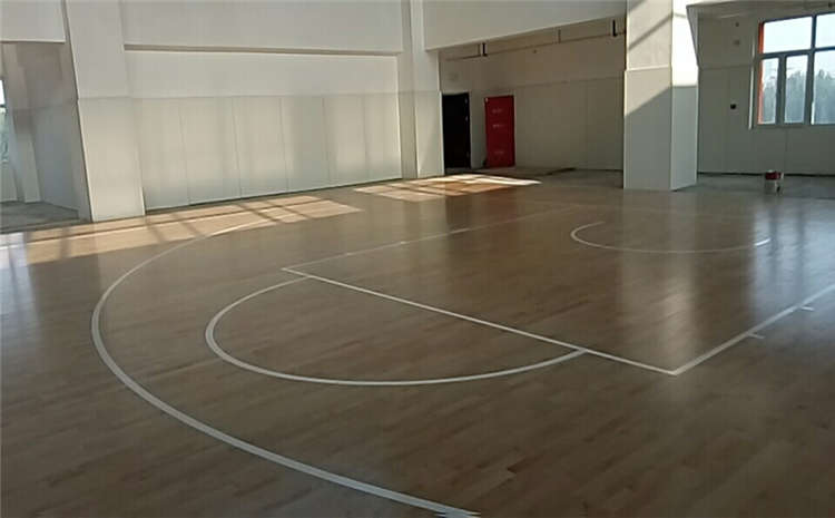 大型篮球场木地板打磨翻新