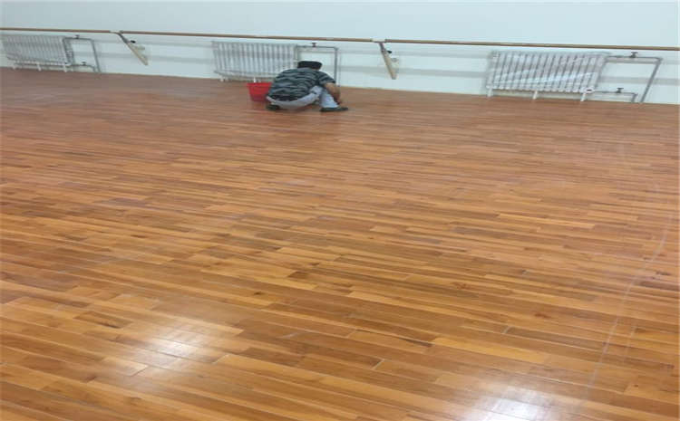 專用舞臺木地板安裝