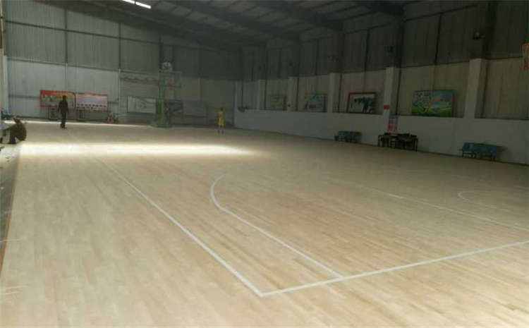 新疆柞木篮球场地板价格