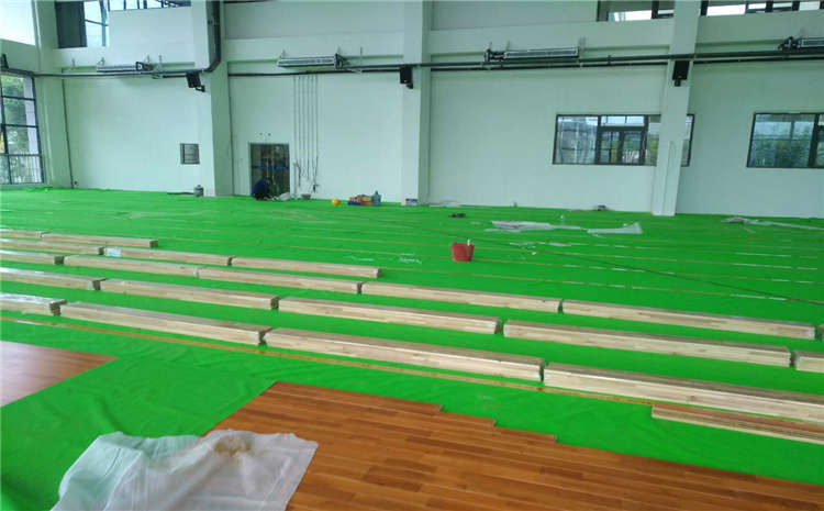 上海体育馆运动木地板安装