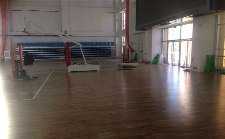 学校篮球木地板怎么维护