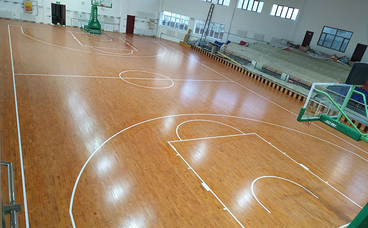 西安篮球场地板是多少钱
