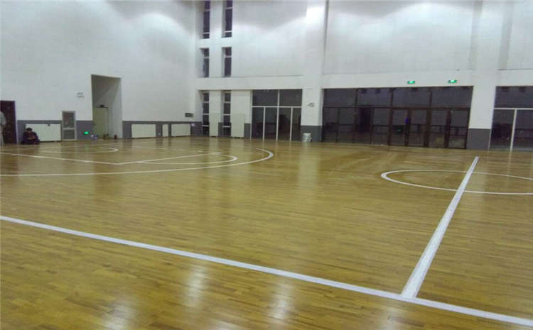 学校运动篮球地板哪个牌子好？