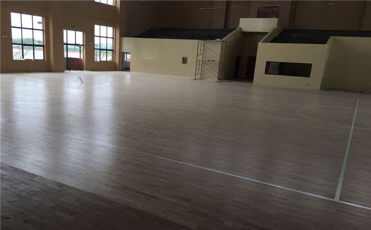 蘭州楓樺木籃球場地板怎么安裝