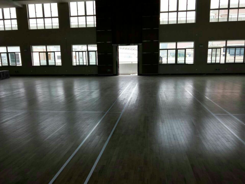温州市鹿城区实验小学羽毛球馆木地板铺设工程