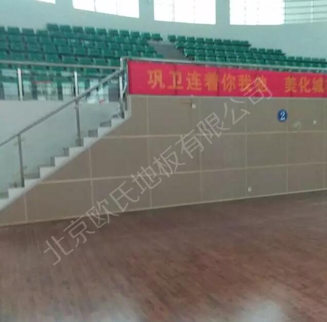 广东省湛江市麻章区体育馆枫木地板单层龙骨结构案例-2