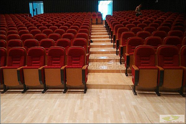 湖南运动木地板案例：湖南娄底文化馆舞台木地板案例