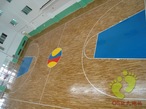 北京大学附属中学石景山学校篮球木地板案例