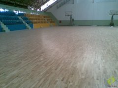 武汉钢铁集团活动中心篮球木地板案例