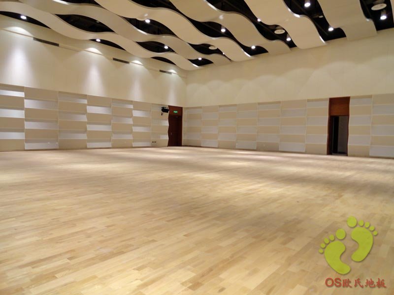 清华大学百年会堂舞蹈厅综合木地板铺设